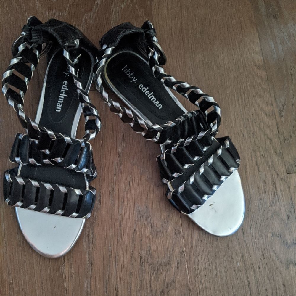 Libby Edelman Strap Buckle Sandals 7